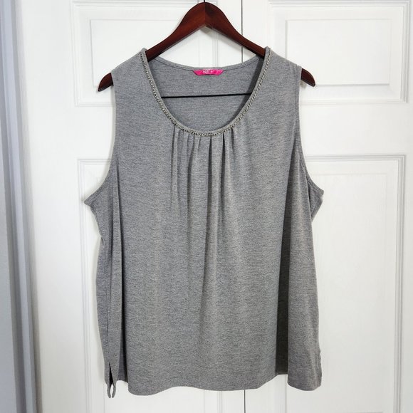 EUC 3x NjP grey tank top with chain detail - Picture 2 of 6